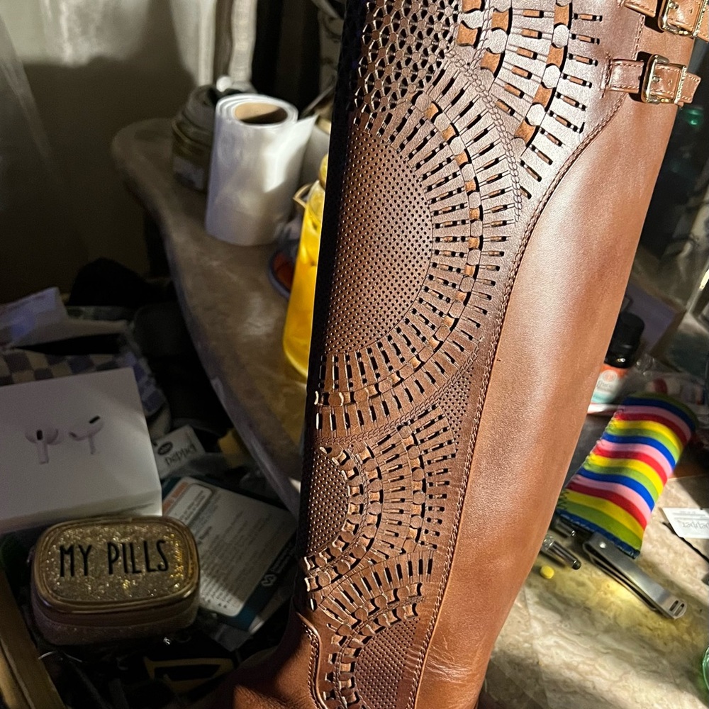 Size 5.5M Gianni Bini knee high laser cut riding style boots - Picture 5 of 9